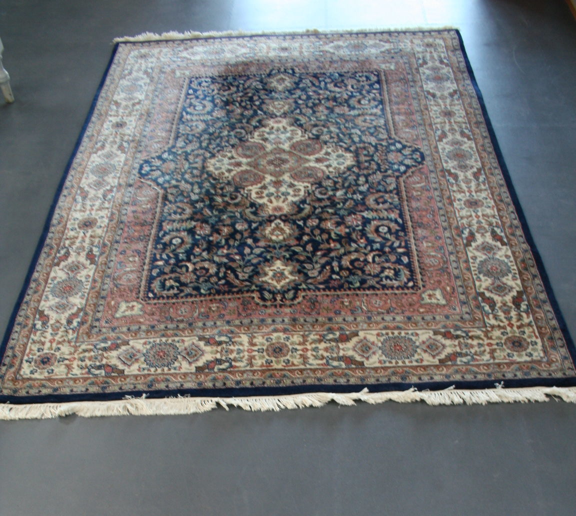 Sneeuwstorm Millimeter vereist Origineel Perzisch tapijt – De Musketier | Bredevoort